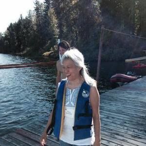 Meet your Posher, Elaine